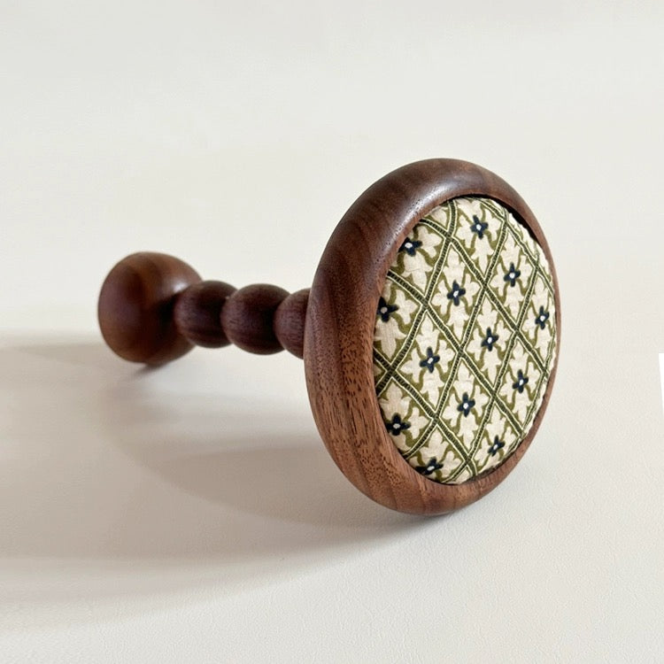 Colored Plate Button Gauze Wooden Curtain Wall Hook/1pc ixacurtains Black wood BG-5